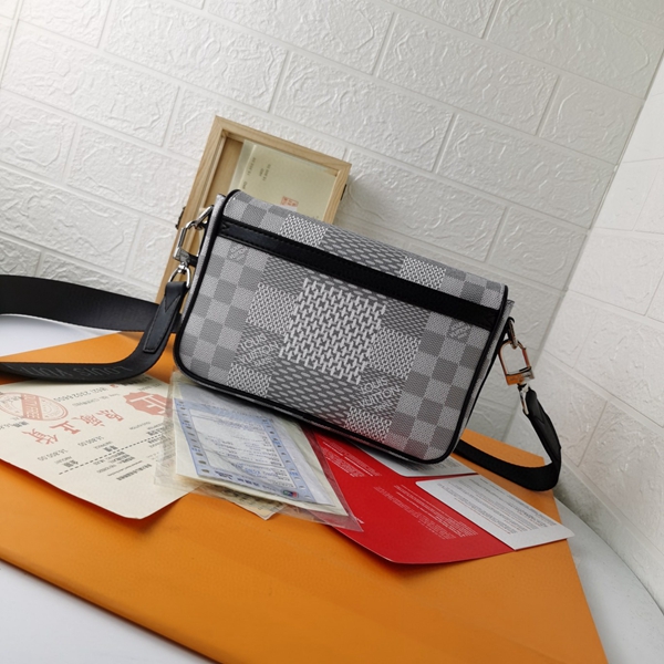 ルイヴィトンバッグ側面デザイン